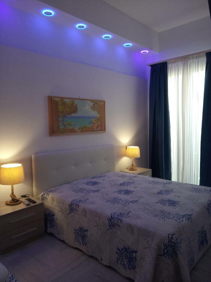 Acquazzurra Affittacamere Torre Lapillo Buitenkant foto