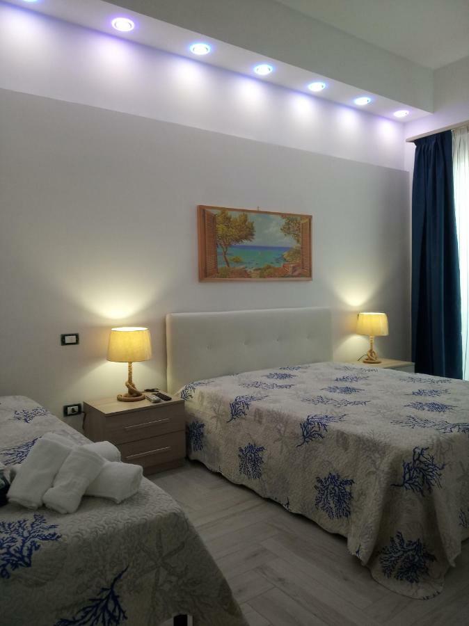 Acquazzurra Affittacamere Torre Lapillo Buitenkant foto